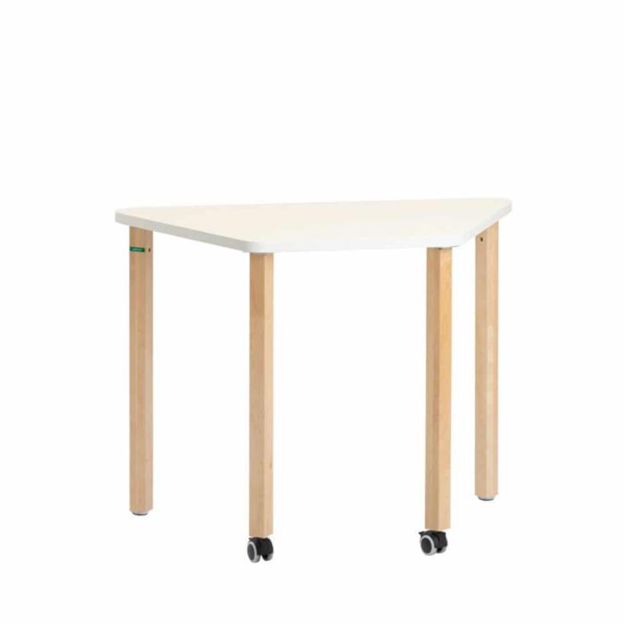Woodi trapetsikujuline laud